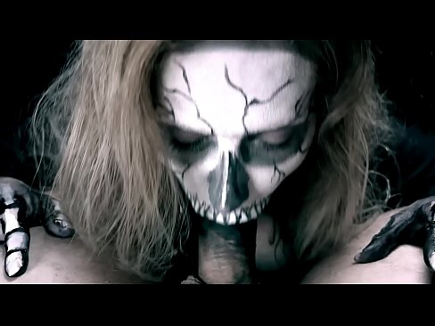 ❤️ Noia dimoni xuclant polla amb la seva boca negra i empassant semen. ☑ Vídeo sexual al porno ca.com-porn-hat.ru ❤