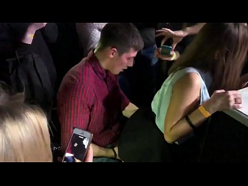 ❤️ Sexe real en una discoteca russa. Noia russa de 18 anys a l'anus i la vagina follada en una discoteca ☑ Vídeo sexual al porno ca.com-porn-hat.ru ❤