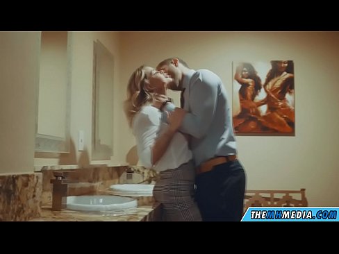 ❤️ Quan una rossa tetona et sedueix en un lavabo públic ☑ Vídeo sexual al porno ca.com-porn-hat.ru ❤